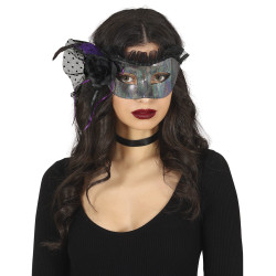 Hõbedane mask kilbiga